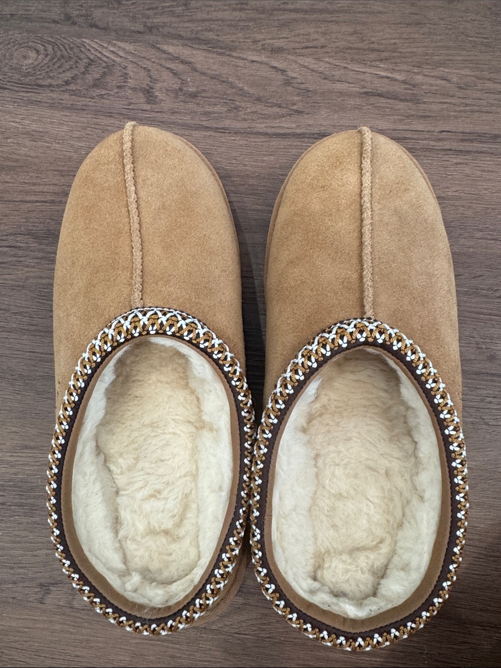 UGG Boys Chestnut Suede Slip-On Slippers with Braided Trim- like new
